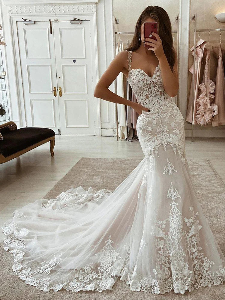 Formal Garments For Women Ivory Mermaid Wedding Dresses Lace Appliques Tulle Bridal Gowns with Train Sweetheart Spaghetti Straps Vintage Gowns
