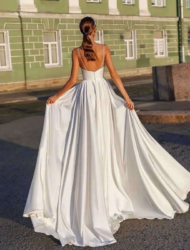 Fashion-Forward Women's Clothing Beach Casual Wedding Dresses A-Line Spaghetti Strap Camisole Spaghetti Strap Sweep / Brush Train Satin Bridal Gowns With Ruched